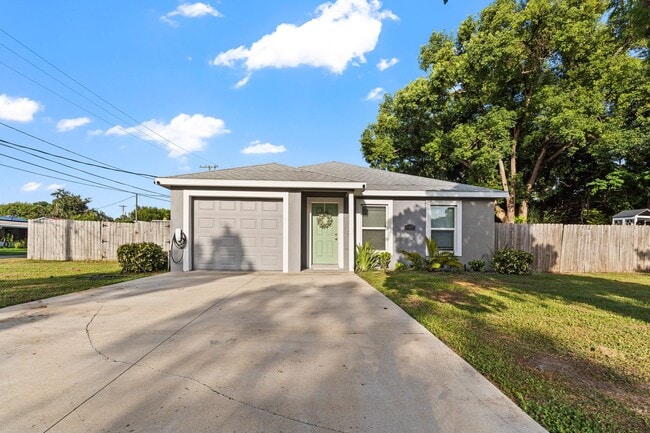 Building Photo - 609 NE 11th Ave Rental
