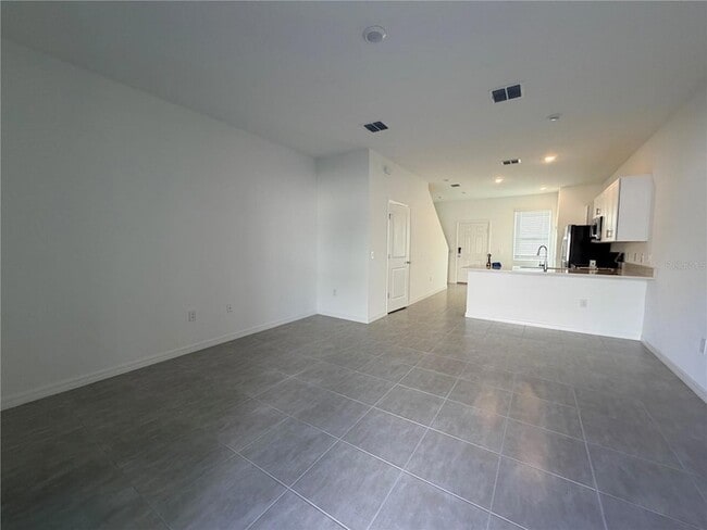 Photo - 2946 Skyline Lp