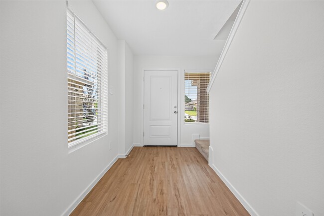 Photo - 17938 Becker Lndg Dr