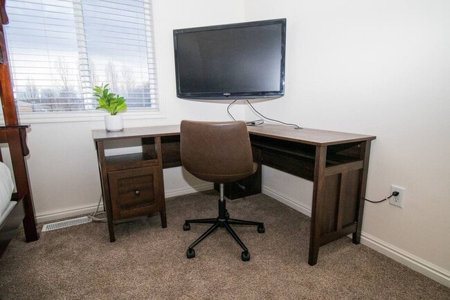 Photo - 592 Sunflower Rd