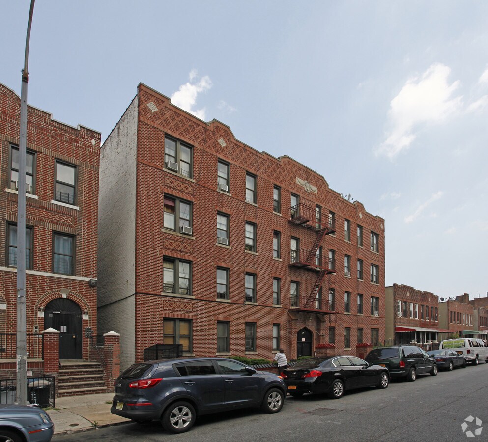 Photo - 455 E 94th St Apartments