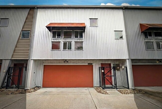 Photo - 2605 Calumet St Unit 34