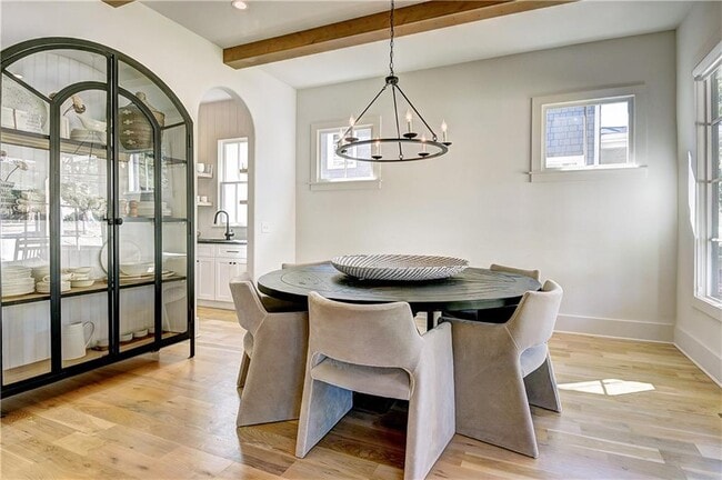 Photo - 1268 Hayes Dr SE