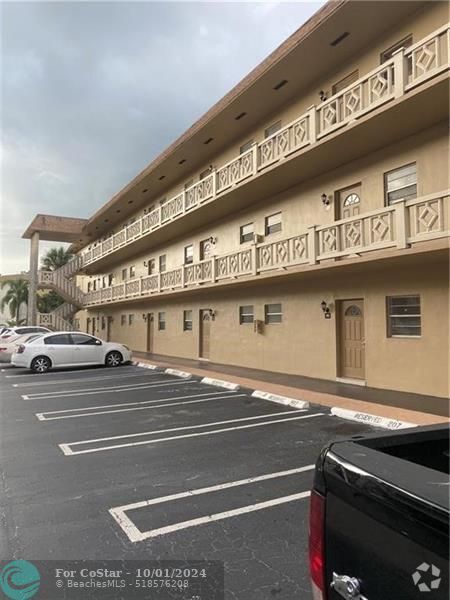 Building Photo - 5021 W Oakland Park Blvd Unit 105 Rental