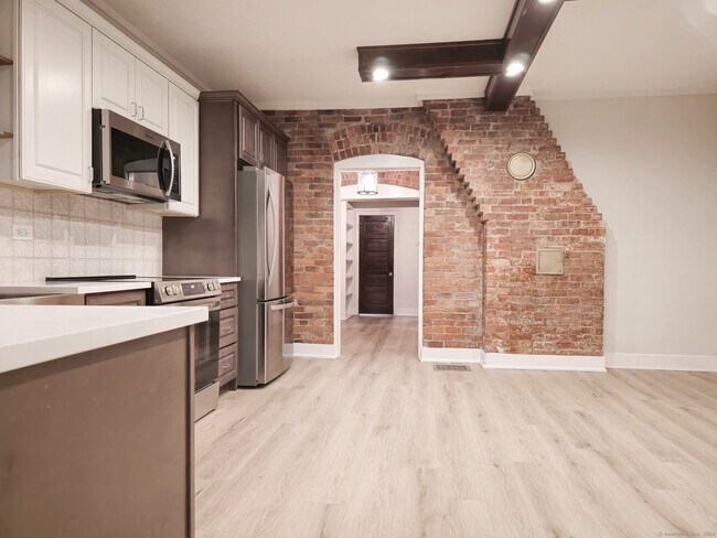 Photo - 2 Park Terrace Apartment Unit 1