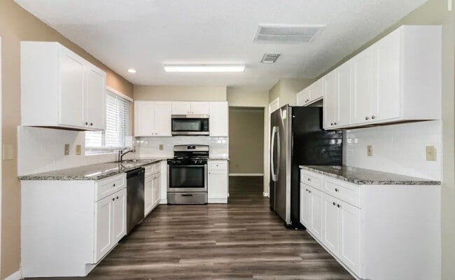 Photo - 16126 Majestic Glen Ln