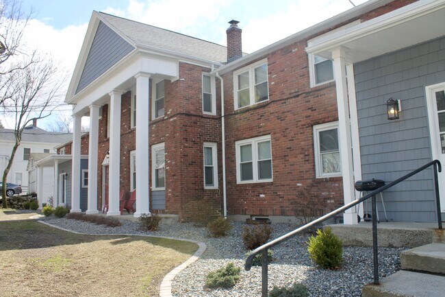 Photo - 1231 Main St Unit A
