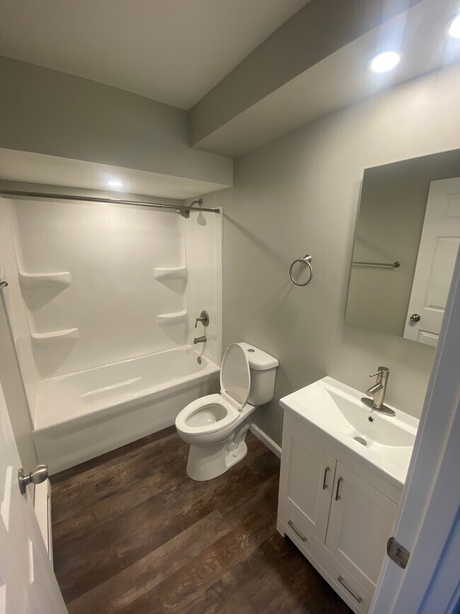 Photo - 1039 Maas St Unidad 0