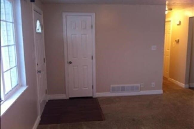 Photo - 440 N 300 E