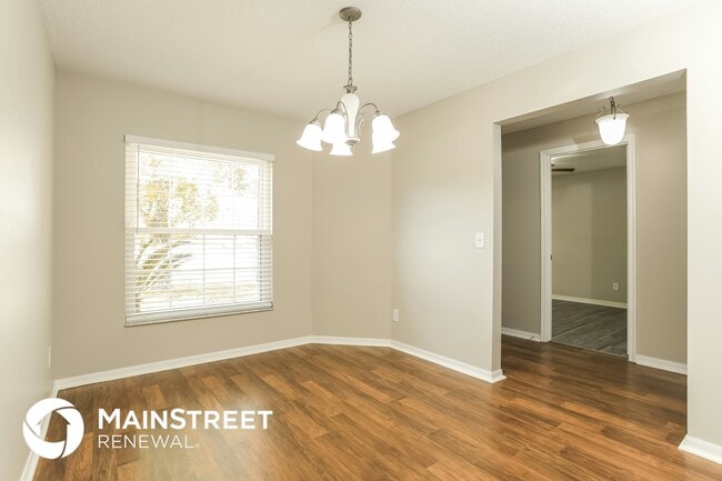 Photo - 1411 Hillsborough Way