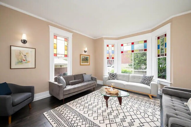 Photo - 1800 J St
