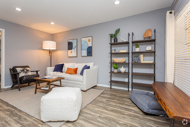 Interior Photo - The Cove at State Street Rental