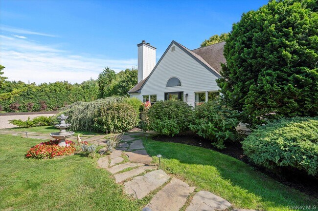 Photo - 525 S Harbor Rd