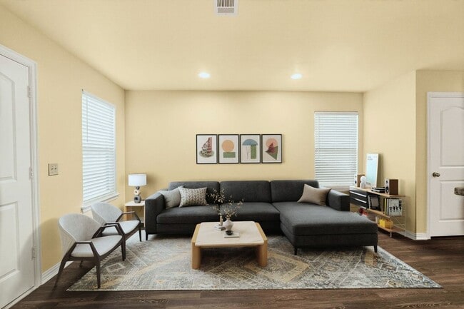 Photo - 1716 S Waco St