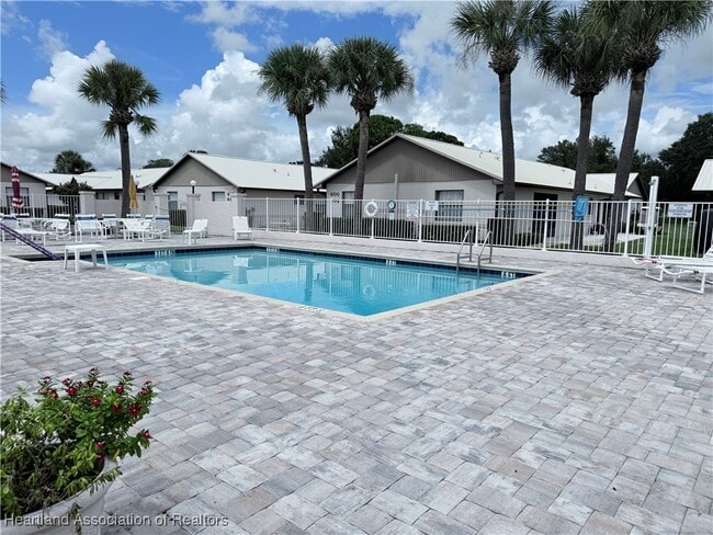 Building Photo - 102 Villaway Rental