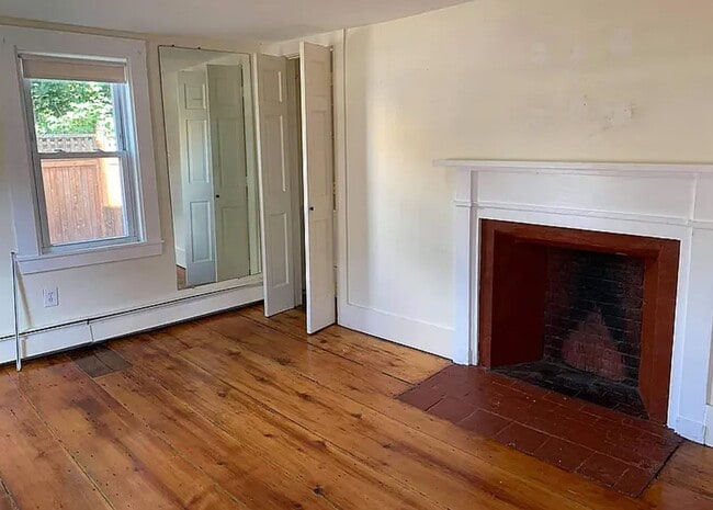 Building Photo - 15 Dodge St Unit 1