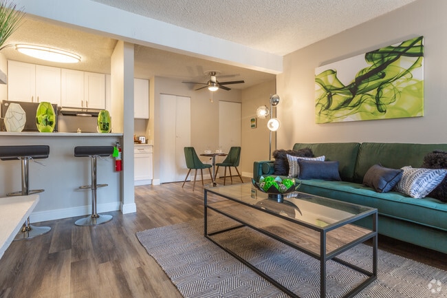 1BR, 1BA - 560 SF