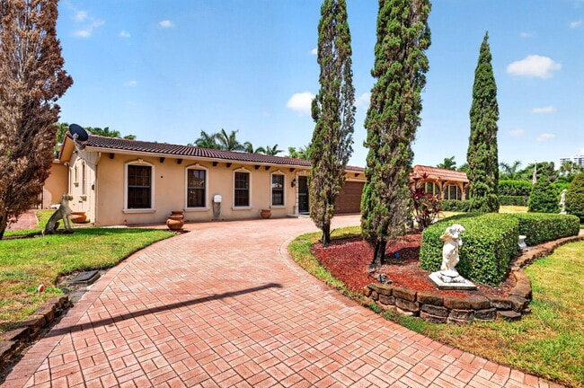 Building Photo - 2060 Tropic Isle
