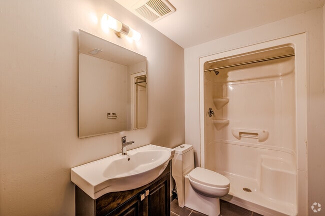 The HUB - Building 3 - 1 BR 1 BA - 604SQFT