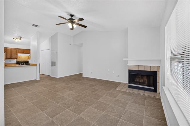 Photo - 1115 Lombard Ln