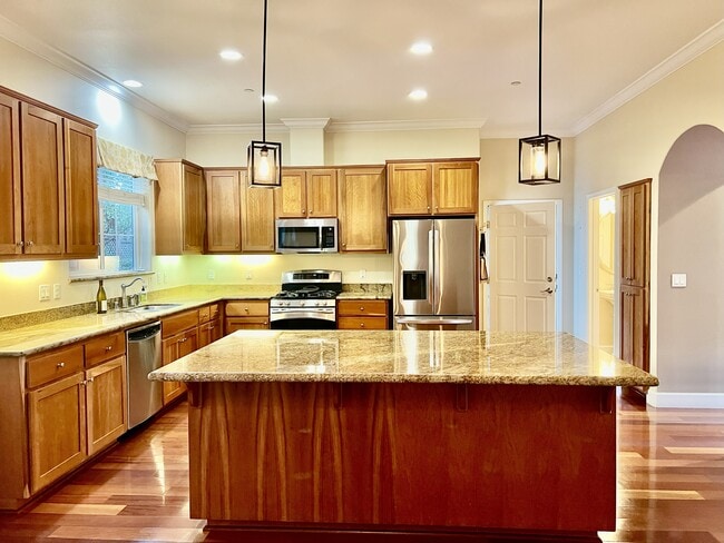 Photo - 853 Palou St