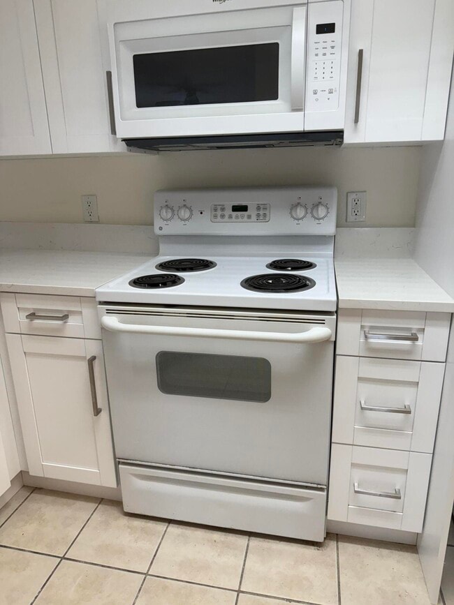 Photo - 3020 Alcazar Pl Unit 303