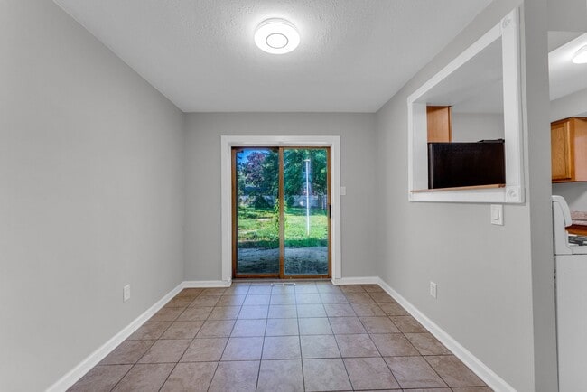 Photo - 6775 Middlebrook Blvd