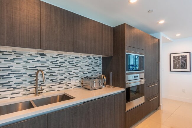 Photo - 1150 102nd St Unidad 702