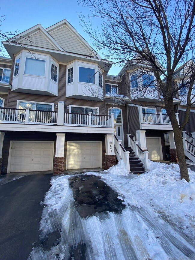 Building Photo - 848 Trenton Ln N