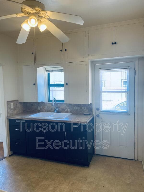 Photo - 1233 E Mabel St