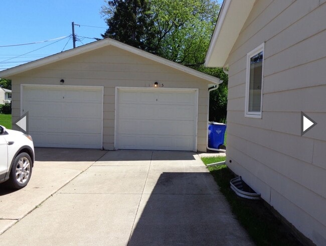 Photo - 2325-2327 Victoria Dr SW Unidad 2327