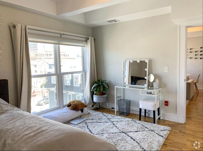 Building Photo - 1 bedroom in Cambridge MA 02141 Unit 8 Rental