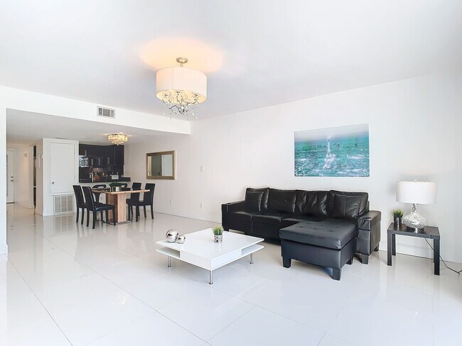 Photo - Vineland Road, Orlando, FL 32811 - 2 BR 2.5 BA townhouse