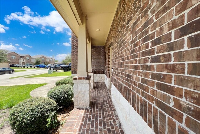 Photo - 166 Meadow Grove Dr