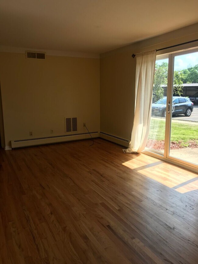 Building Photo - 1221 Island Dr Unit 1221-104