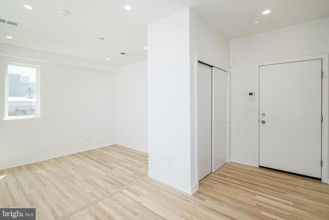 Photo - 1842 E Harold St Unit 4