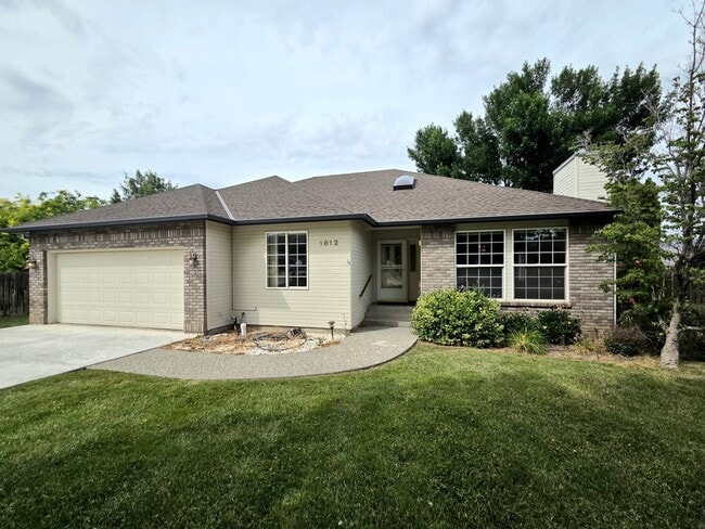 Photo - Expansive 3-Bed, 2-Bath House for Rent in Aspen Neighborhood off of Western Ave.!