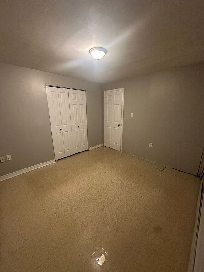 Building Photo - 63 Caledonia Rd Unit 8