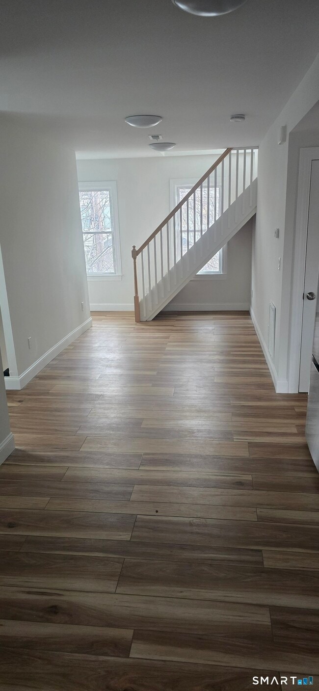 Photo - 530 Jane St Unit 2