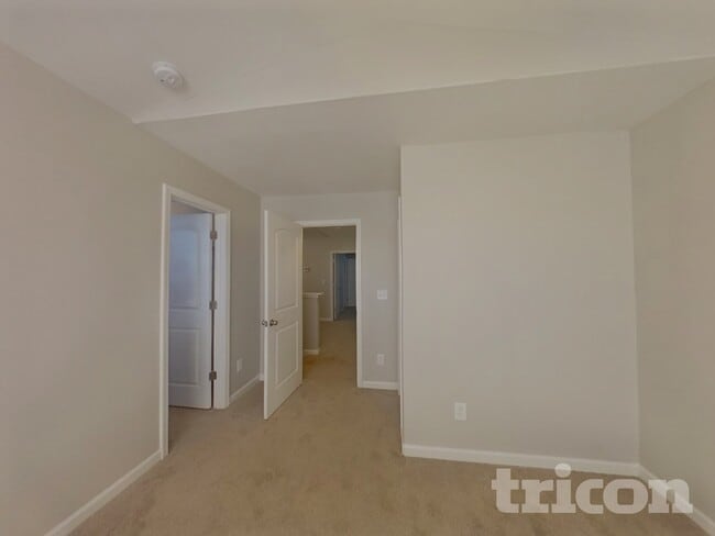 Photo - 5819 Hewitt Dr