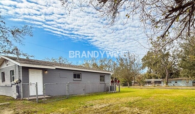 Photo - 2002 Fairbanks St