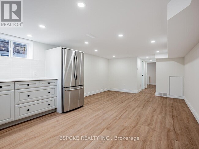 Photo - 4 Hartford Ave