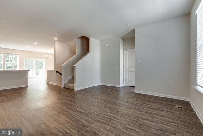 Photo - 7989 Patterson Wy