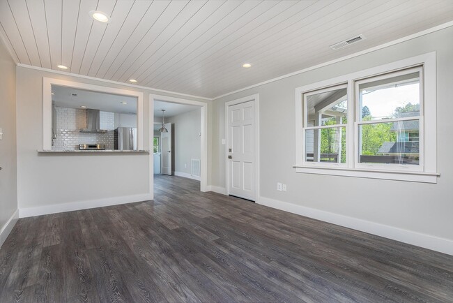 Photo - Fantastic 1930s Cottage - Renovated Top to...