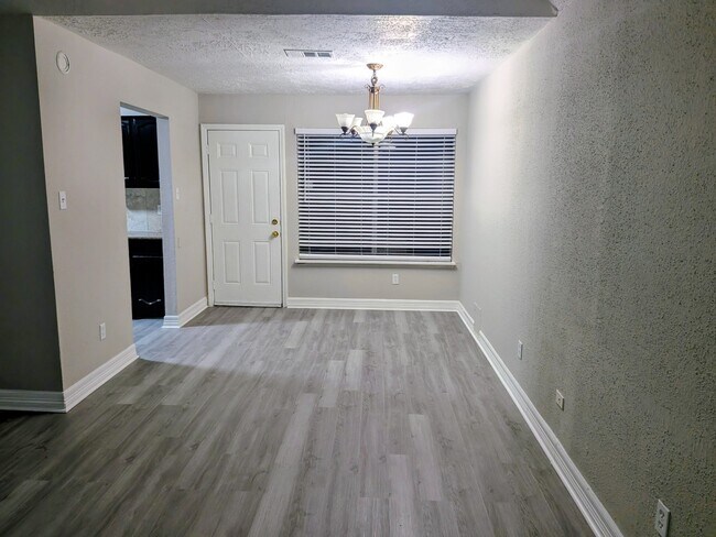 11818 Sawmill Stream Cir