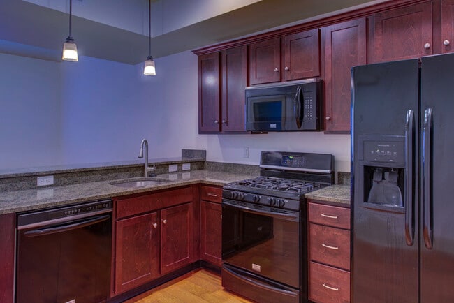 Photo - 159 E King St