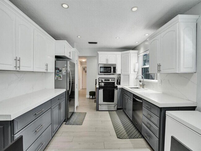 Photo - 217 SE 5th St