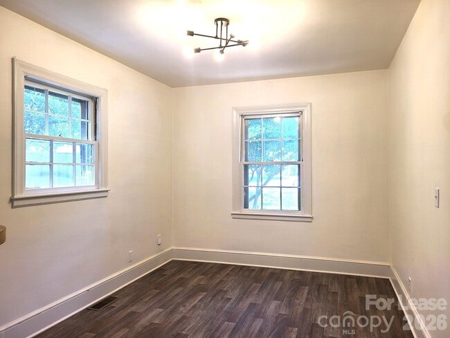 Photo - 206 N Cloudman St