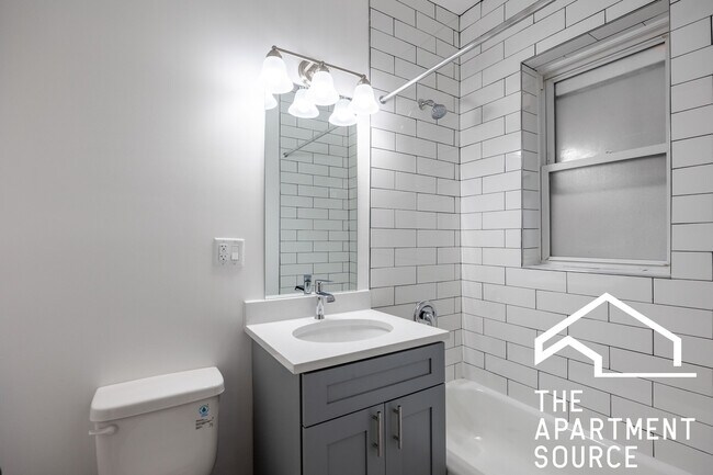 Photo - 1149 W Lunt Ave Unit 3