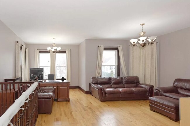 Photo - 546 Mercer St Apartment Unit 2